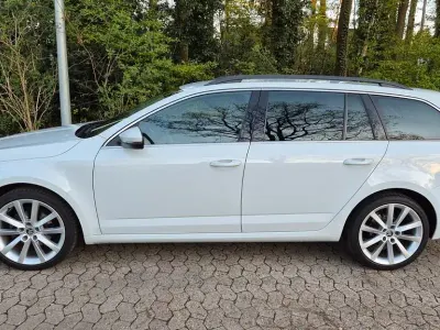 Gebraucht Skoda Octavia Ambition 150 PS (110 kW) 2017 Weiß Kombi