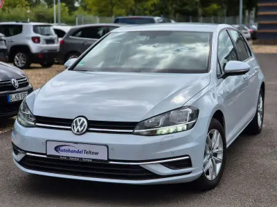 Gebraucht VW Golf VII Comfortline 116 PS (85 kW) 2018 White silver Limousine