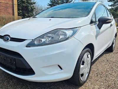 Gebraucht Ford Fiesta 69 PS (50 kW) 2011 Weiß Kleinwagen