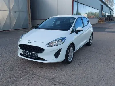 Gebraucht Ford Fiesta Cool & Connect 75 PS (55 kW) 2020 Weiß Kleinwagen