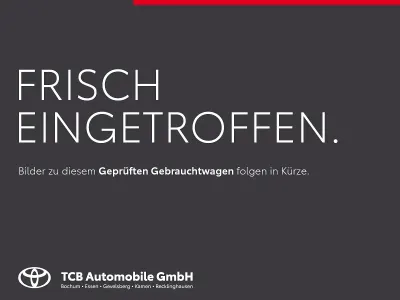 Gebraucht Toyota Yaris Basis 116 PS (85 kW) 2022 Karminarot metallic Kleinwagen