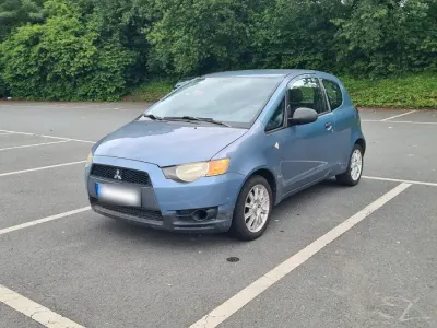 Gebraucht Mitsubishi Colt 95 PS (69 kW) 2009 Blau Kleinwagen