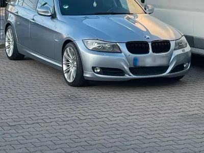 Gebraucht BMW 325 218 PS (160 kW) 2008 Blau Kleinwagen