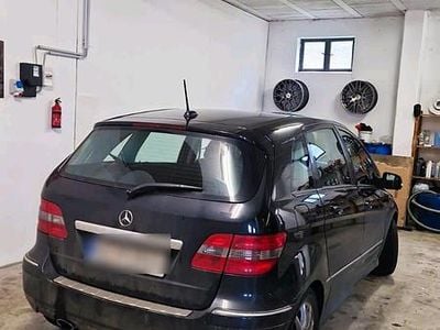 Schwarz Gebraucht 2008 Mercedes B170 Van / Kleinbus | 2.500 € (Fairer Preis)