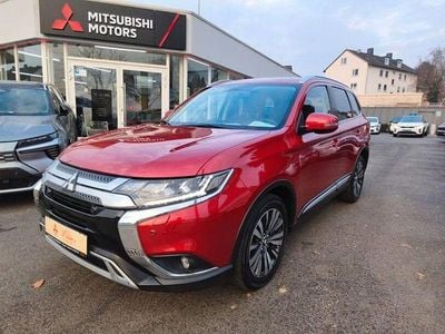 Gebraucht Mitsubishi Outlander Edition+ 150 PS (110 kW) 2018 Rot SUV