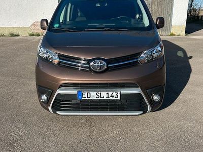 Gebraucht Toyota Proace 177 PS (130 kW) 2017 Braun Van / Kleinbus