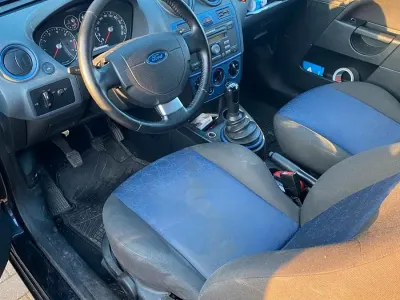 Gebraucht Ford Fiesta 80 PS (58 kW) 2008 Blau Kleinwagen