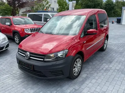 Gebraucht VW Caddy Trendline 122 PS (89 kW) 2018 Rot Van / Kleinbus