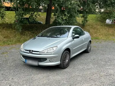 Gebraucht Peugeot 206 CC 109 PS (80 kW) 2004 Silber Cabrio