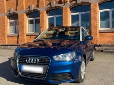 Gebraucht Audi A1 Ambiente 86 PS (63 kW) 2011 Blau Kleinwagen