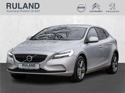 gebraucht Volvo V40 Momentum D3 Navi Soundsystem LED Sperrdiff. Mehrzonenklima SHZ Keyless Fernlichtass.