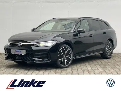 Neu VW Passat R-line 272 PS (200 kW) 2026 Grenadillschwarz metallic Kombi