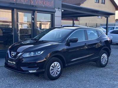 Gebraucht Nissan Qashqai N-Connecta 116 PS (85 kW) 2017 Schwarz SUV
