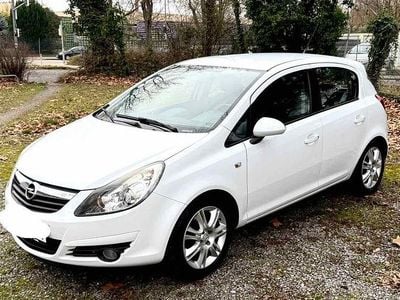 Gebraucht Opel Corsa 90 PS (66 kW) 2009 Weiß Kleinwagen