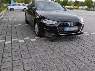 Gebraucht Audi A4 Basis 163 PS (119 kW) 2020 Schwarz Kombi