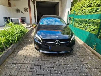 Gebraucht Mercedes A180 StreetStyle 109 PS (80 kW) 2016 Schwarz Limousine
