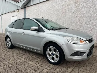 Gebraucht Ford Focus 101 PS (74 kW) 2011 Grau Limousine