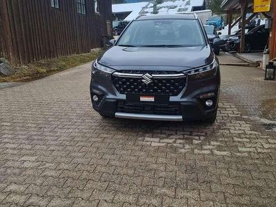 Gebraucht Suzuki SX4 S-Cross Comfort+ 129 PS (94 kW) 2024 Titan dark gray pearl SUV