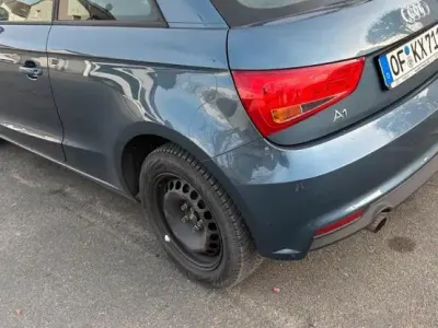 Gebraucht Audi A1 75 PS (55 kW) 2015 Blau Kleinwagen