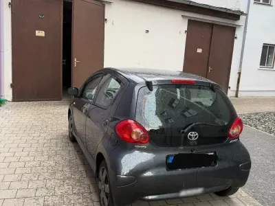 Gebraucht Toyota Aygo 68 PS (50 kW) 2008 Grau Kleinwagen