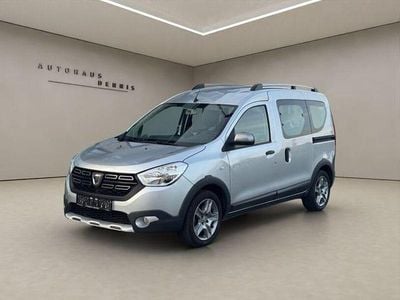 Gebraucht Dacia Dokker Stepway 173 PS (127 kW) 2021 Silber Van / Kleinbus