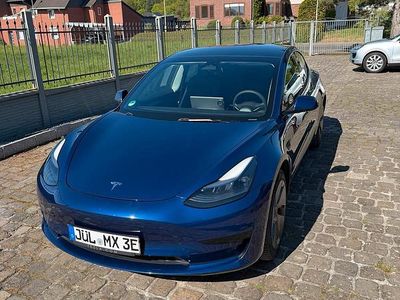 Usado Tesla Model 3 239 kW (325 HP) 2022 Azul Sedan