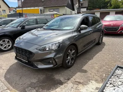Gebraucht Ford Focus ST-Line 125 PS (91 kW) 2020 Grau Limousine