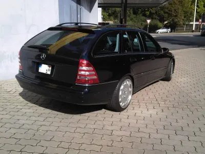 Gebraucht Mercedes C220 Avantgarde 150 PS (110 kW) 2005 Schwarz Kombi