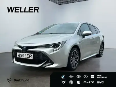 Gebraucht Toyota Corolla Team 184 PS (135 kW) 2022 Shimmering silver metallic Kombi