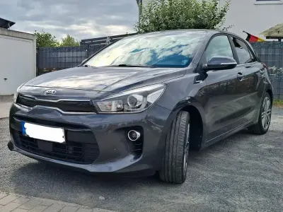 Gebraucht Kia Rio Platinum Edition 120 PS (88 kW) 2017 Grau Limousine