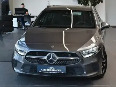 Gebraucht Mercedes A200 150 PS (110 kW) 2021 Grau Limousine