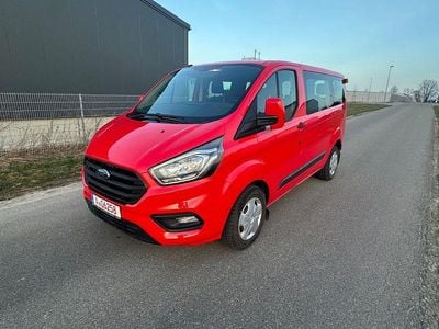 Gebraucht Ford Tourneo 105 PS (77 kW) 2018 Rot Van / Kleinbus