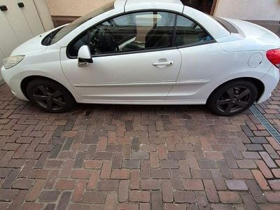 Gebraucht Peugeot 207 CC Platinum 120 PS (88 kW) 2011 Weiß Cabrio
