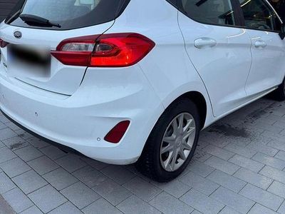 Gebraucht Ford Fiesta Trend 95 PS (69 kW) 2017 Weiß Kleinwagen