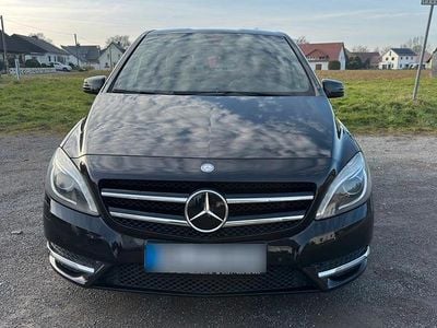 Gebraucht Mercedes B200 136 PS (100 kW) 2012 Schwarz Van / Kleinbus