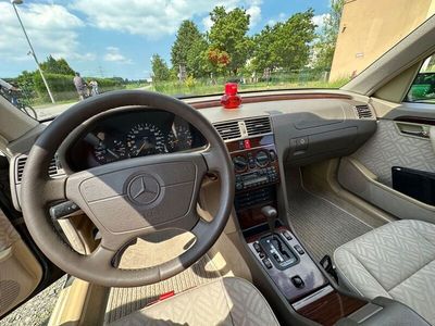 Gebraucht Mercedes C180 Elegance 122 PS (89 kW) 1994 Grau Limousine