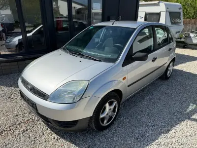 Usata Ford Fiesta 60 CV (44 kW) 2003 Argento Utilitaria
