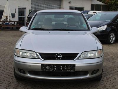 Usata Opel Vectra 101 CV (74 kW) 2001 Grigio Berlina