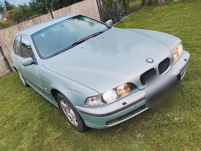 BMW 528