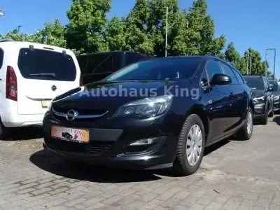 Gebraucht Opel Astra Edition 110 PS (80 kW) 2016 Graphitschwarz/carbon flash/midn (metallic) Kombi