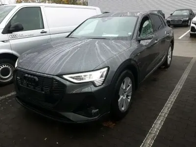 Second-hand Audi e-tron S-Line 300 kW (408 CP) 2022 Gri SUV