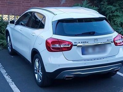 gebraucht Mercedes GLA220 d 4MATIC DCT Style Style