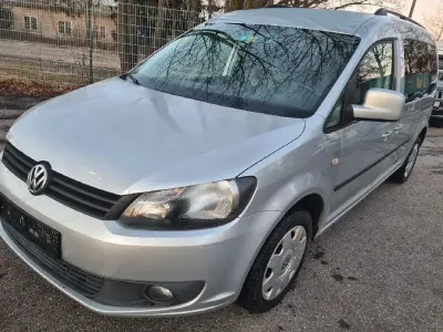 Używany VW Caddy 102 KM (75 kW) 2011 Srebrny Minivan