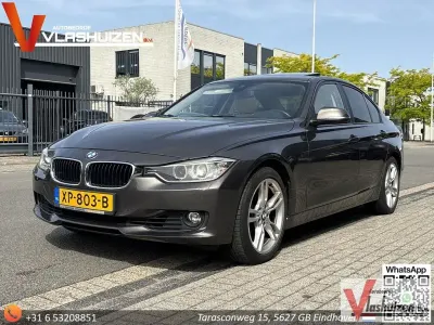 Gebraucht BMW 320 Executive 184 PS (135 kW) 2012 Braun Limousine
