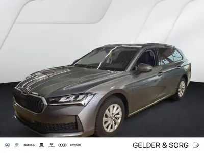 Gebraucht Skoda Superb Essence 150 PS (110 kW) 2025 Graphitegrau metallic Kombi
