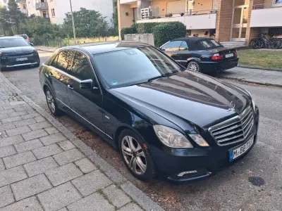 Gebraucht Mercedes E250 204 PS (150 kW) 2009 Schwarz Limousine