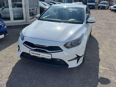 Gebraucht Kia Ceed Vision 159 PS (116 kW) 2022 (wd) casa white s Kleinwagen