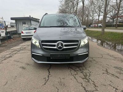 Mercedes V220