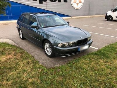 Gebraucht BMW 530 M Sport 193 PS (141 kW) 2002 Grau Kombi