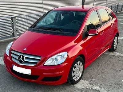Rot Gebraucht 2011 Mercedes B160 Van / Kleinbus | 9.850 € (Etwas zu teuer)